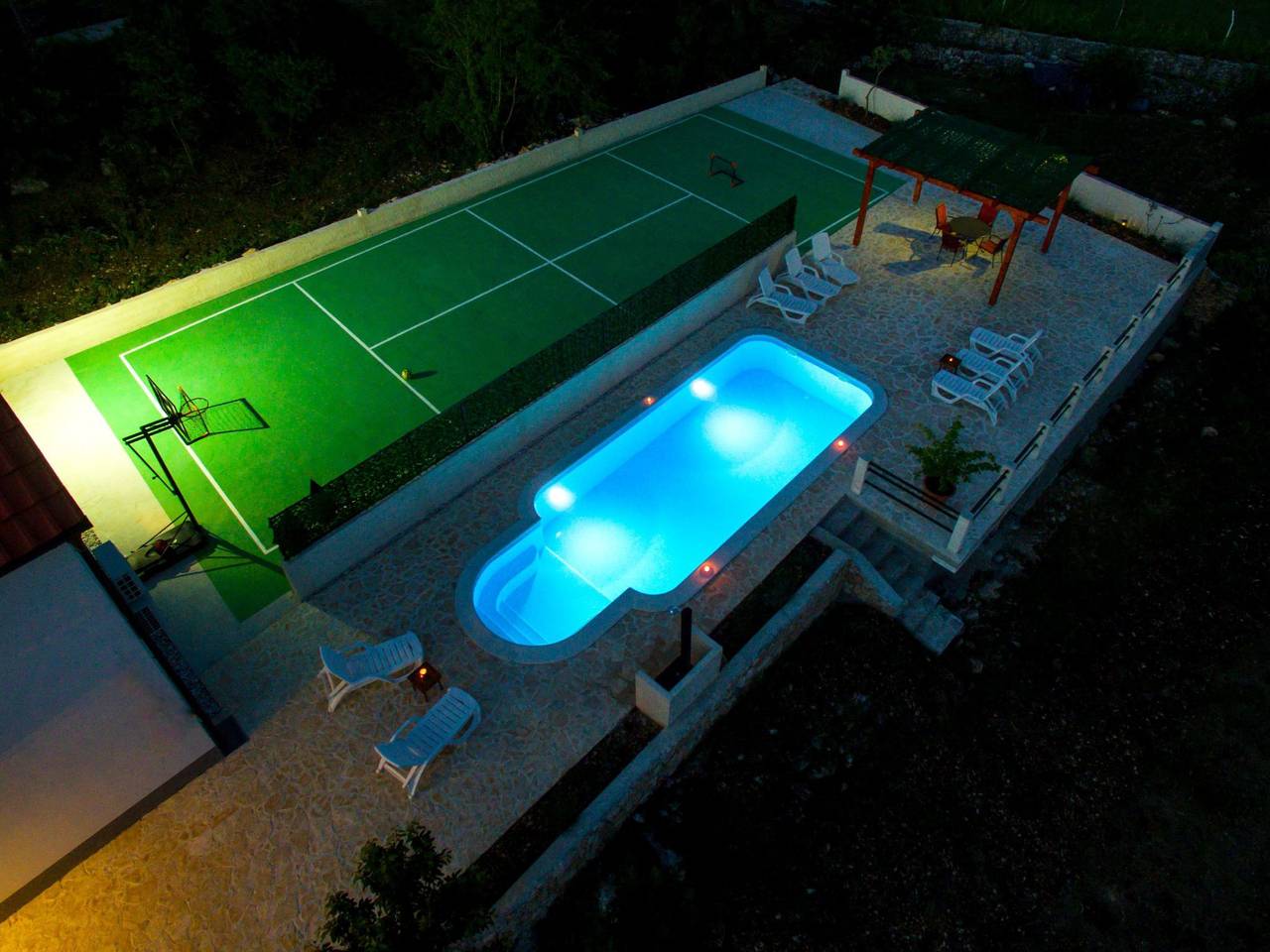 In Opanci mit beheiztem Pool, Parkplatz in Makarska Riviera