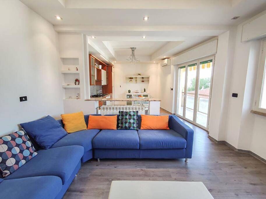 Appartamento intero, Ampio Quadrilocale 8 Pax vista mare in Spiaggia ibera, San Benedetto del Tronto