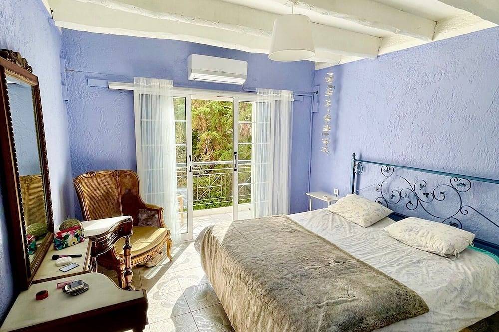 Ganze Wohnung, Apartment 120m2 between sea and mountains in Glyfada, Athens Riviera in Glifada, Süd-Athen