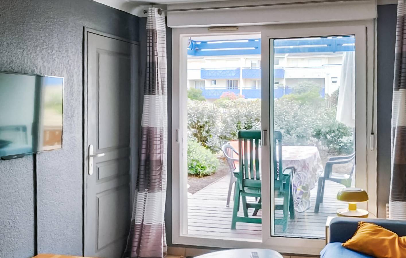 Ganze Ferienwohnung, Appartement am Wasser mit Pool & Parkplatz, 300m zur Küste & Restaurant in Lacanau Ocean, Lacanau