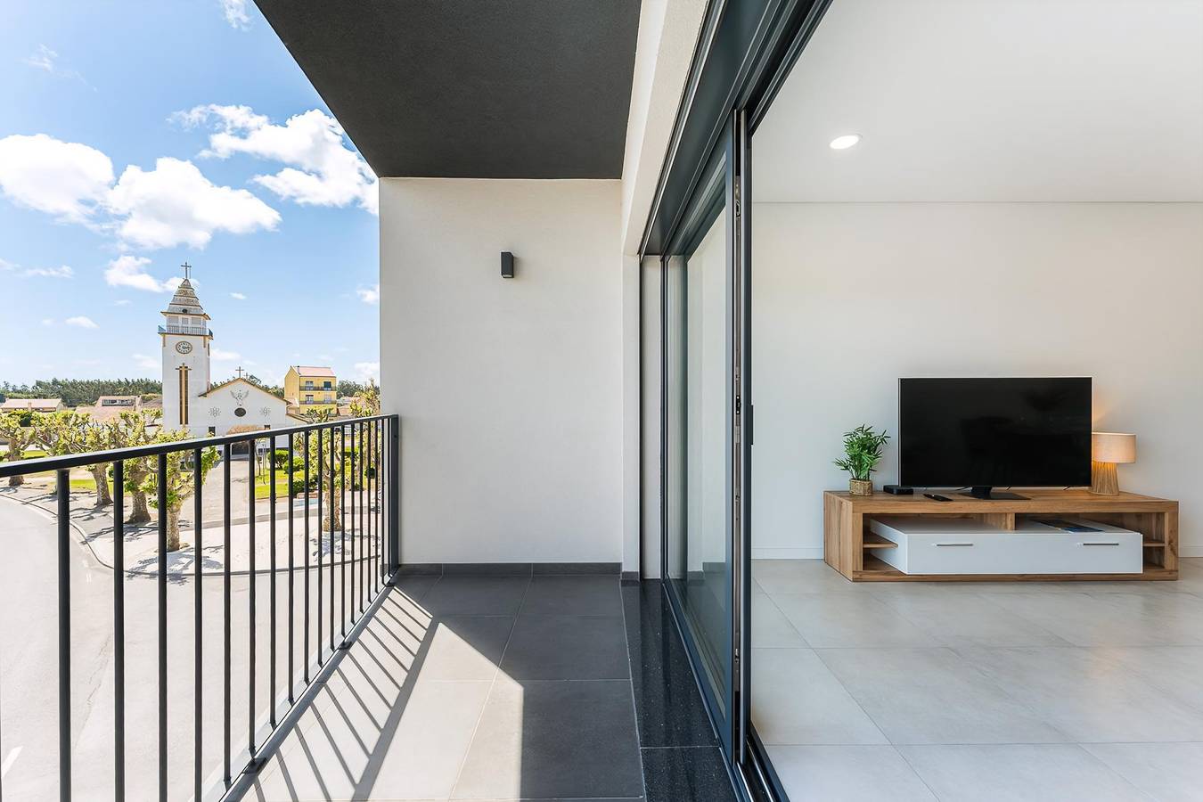 Apartamento entero, Guestready - Refugio Moderno y Soleado en Mira in Mira (Coimbra), Distrito de Coimbra