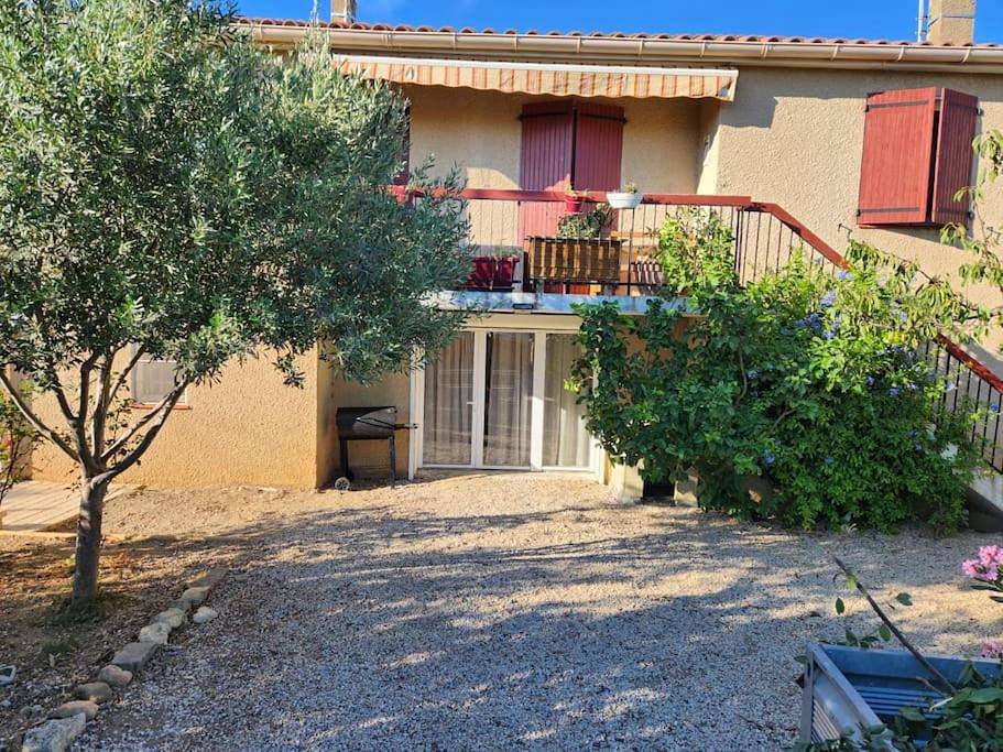 Appartement entier, Two-Bedroom Apartment in Sauvian, Côte méditerranéenne (France)