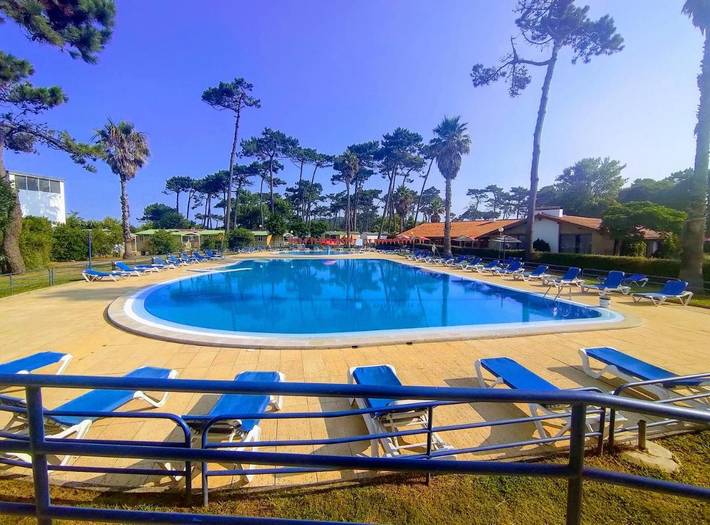 Location de vacances pour 10 personnes, avec jardin ainsi que bassin pour enfant et piscine dans Angeiras - 4