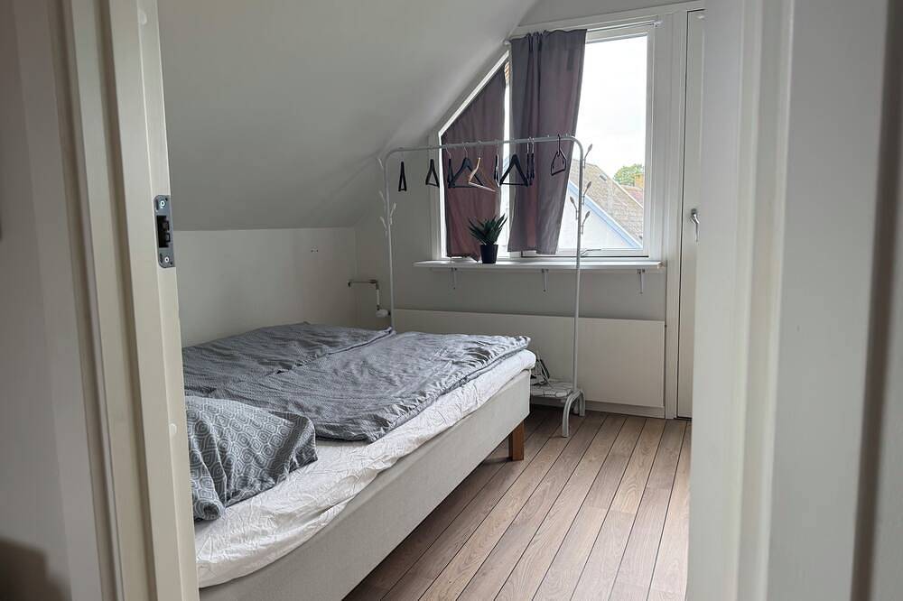 Large Odense Home w/ Rooftop Terrace, 2 Kitchens & Free Parking in Odense, Odense en omgeving