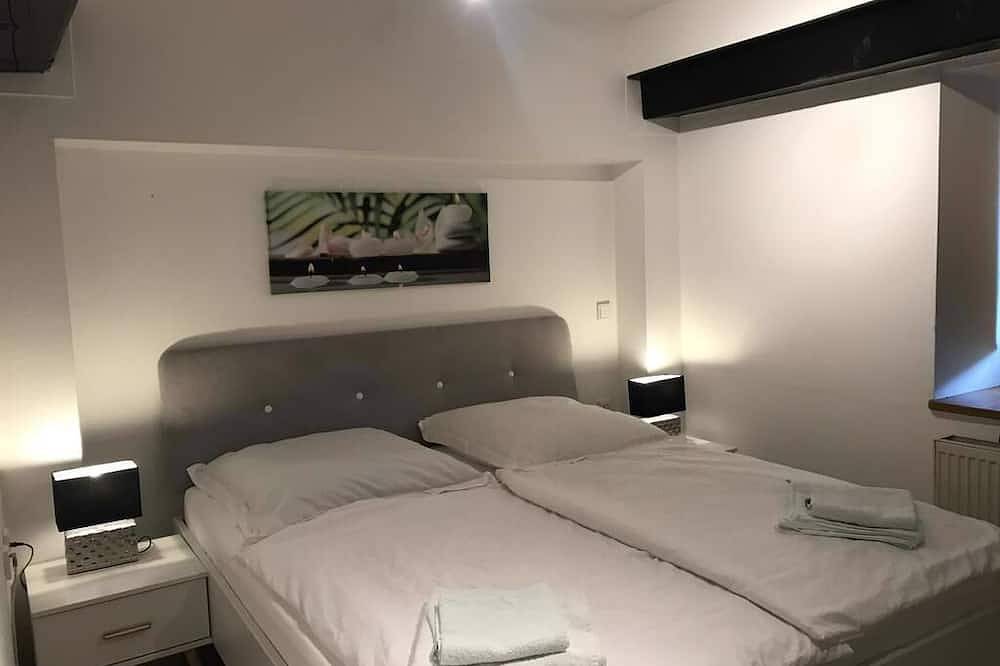 Ganze Wohnung, Ferienwohnung im Og mit großem Garten und Zugang zur Waldnaab in Neustadt an der Waldnaab, Naturpark Nördlicher Oberpfälzer Wald