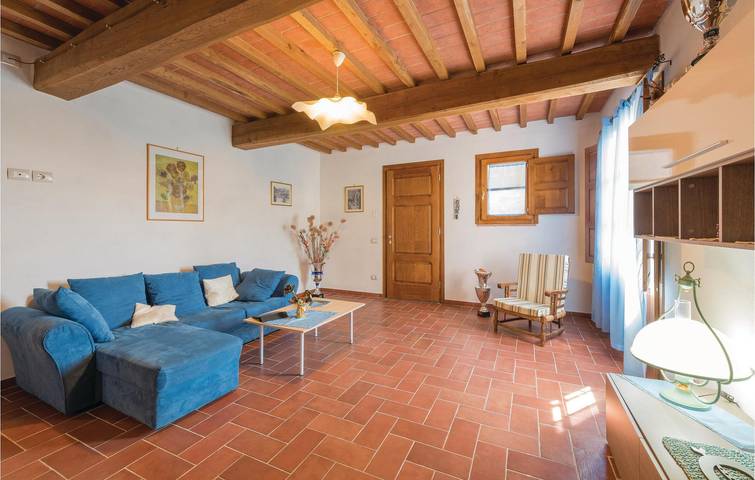 Appartamento intero, Buti Retreat: Piscina, parcheggio e WiFi (90mq) in Buti, Pisa e dintorni