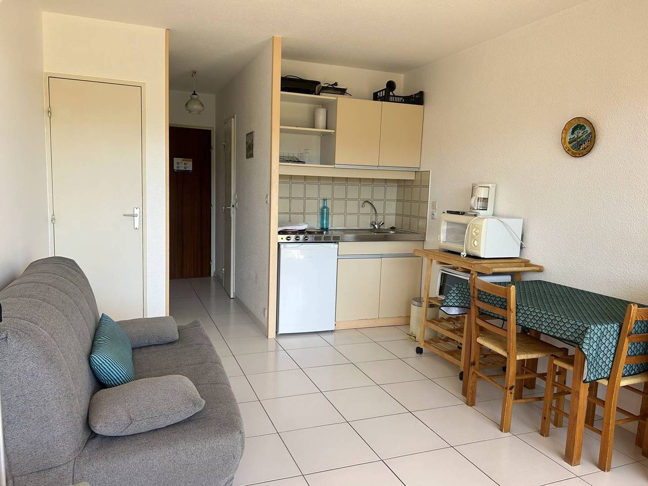 Entire apartment, Studio with terrace in Bormes-les-Mimosas in Bormes-les-Mimosas, Parc national Port-Cros