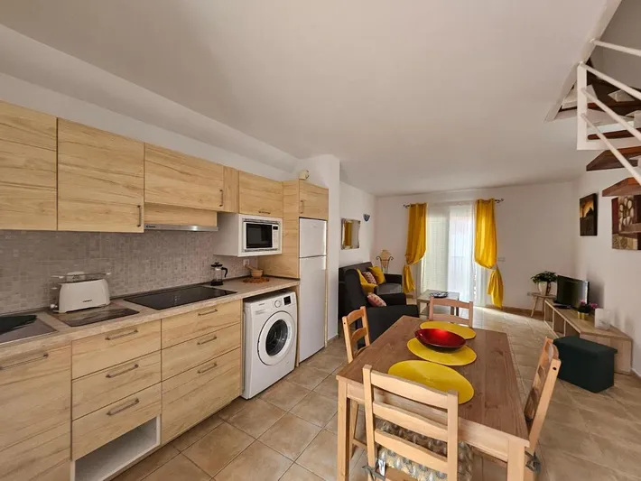 Ferienwohnung für 3 Personen, mit Ausblick und Pool sowie Garten - 1