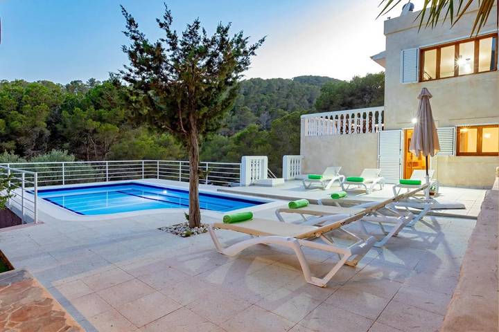 Casa vacanza per 6 persone, con giardino e balcone a Sant Josep de sa Talaia