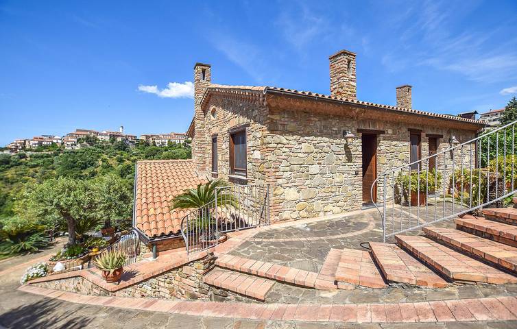 Entire holiday apartment, Sea View Apartment with Pool, AC, Kitchen & Internet in Casal Velino, Cilento Coast