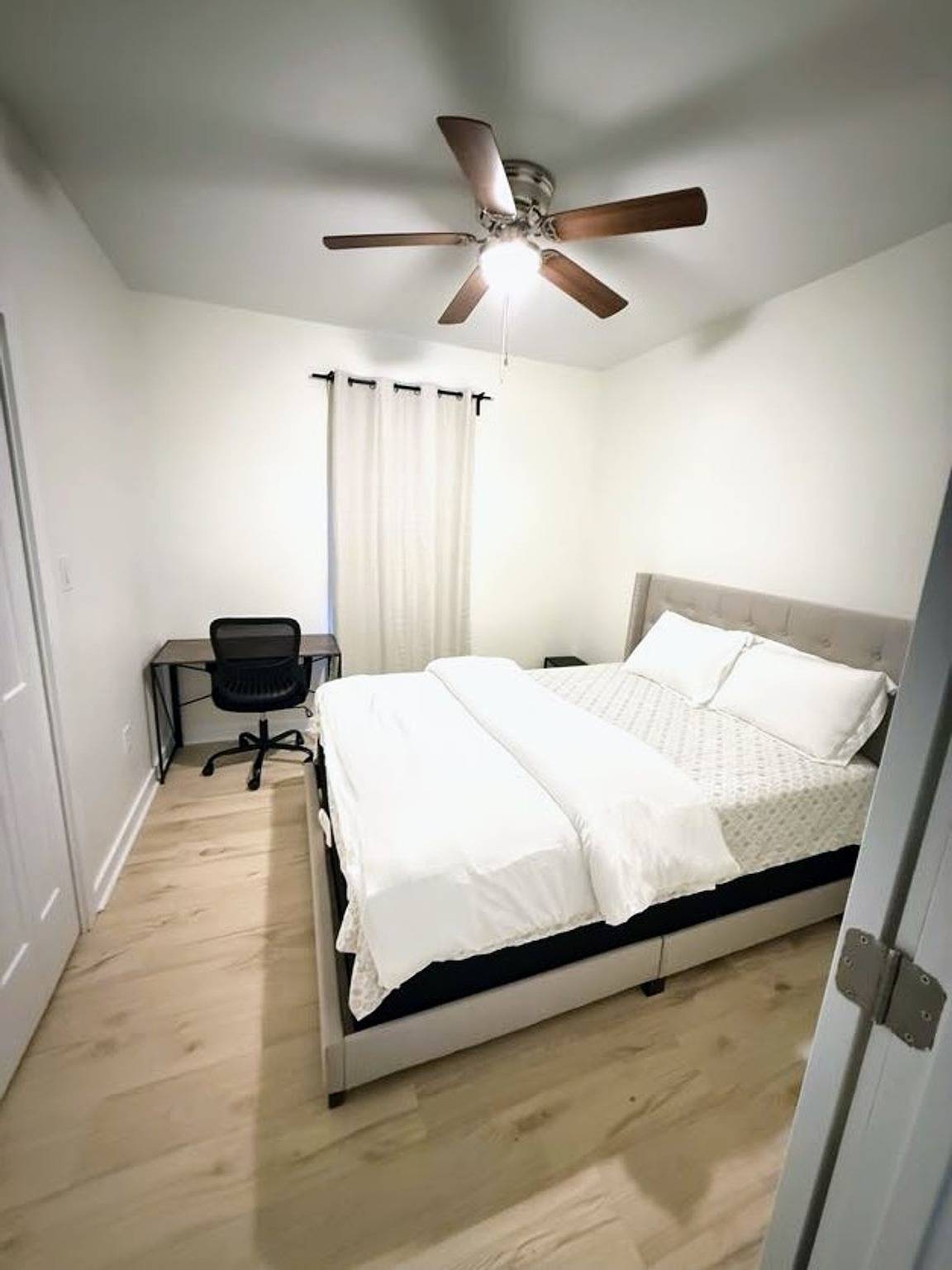Ganze Wohnung, Newly Renovated 2 Bedroom - A.  Seasoned Superhost in Durham (NC), Durham County (USA)