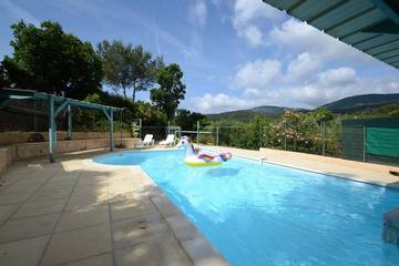 Gîte pour 6 personnes, avec jardin, animaux acceptés dans Office De Tourisme De La Croix Valmer