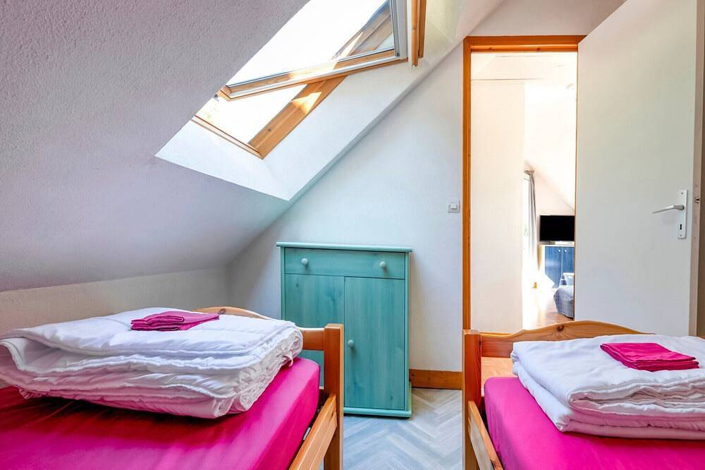 Entire apartment, Apartment in Saint-Rémy near Lake in Notre-Dame-de-Bonne-Nouvelle, Caen region