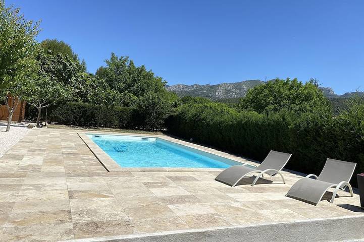 Gîte pour 5 personnes, avec Jacuzzi ainsi que Terrasse et Jardin à Gémenos