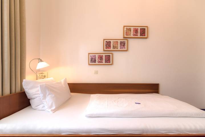 Hotel Etol - Single room, 18 sqm, max. 1 person in Baden-Baden, Northern Black Forest