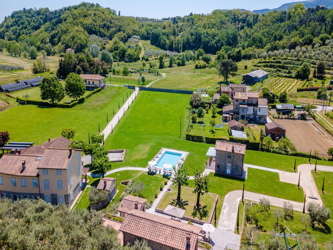 Casale a Lucca con piscina a sfioro in Capannori, Provincia di Lucca