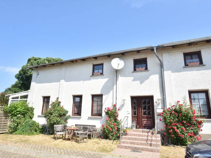 Ferienwohnung für 3 Personen, mit Garten in Bastorf
