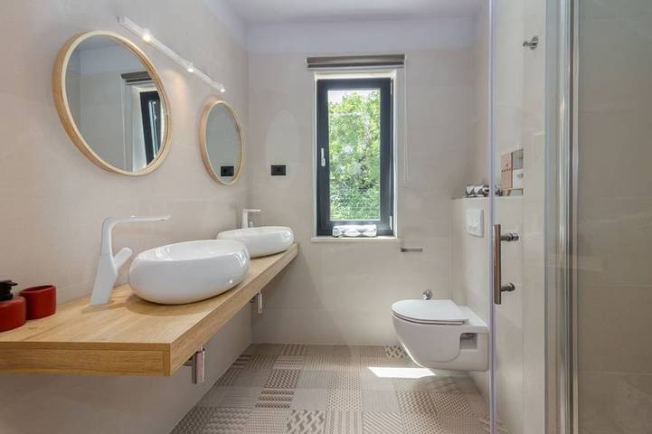 Luxuriöse Villa Maell mit Beheiztem Pool in der Nähe von Pula in Sisan, Südküste Istrien