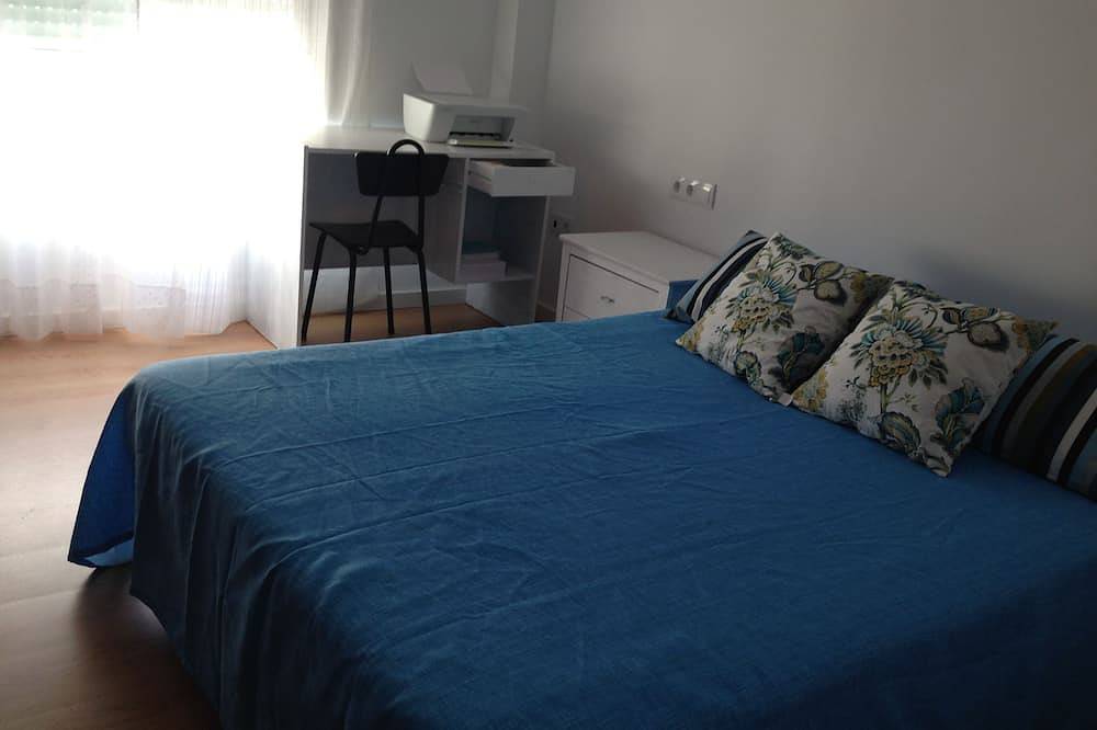 Apartamento entero, Apartamento  con wifi y aire acondicionado, céntrico, ideal familias. in Oliva casco antiguo, Oliva