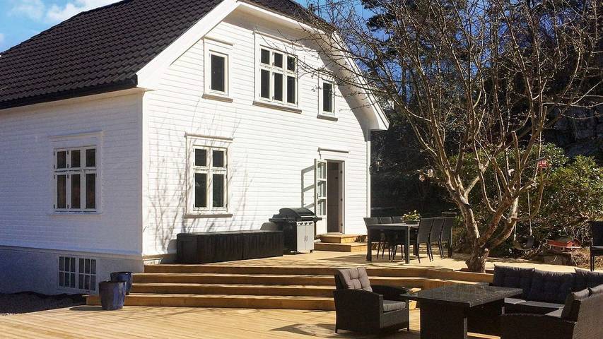 Feriehus for 7 personer, med terrasse og utsikt i Lillesand 
