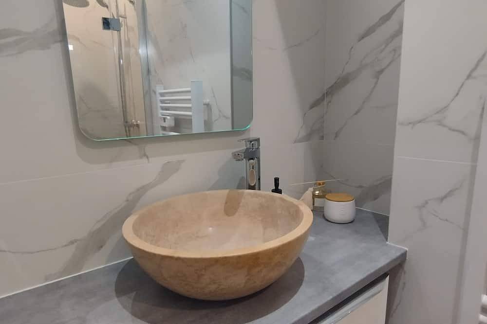 Entire apartment, Appartement Lumineux en Rdc, Pour Séjour Touristique ou Professionnel in Bourgoin-Jallieu, La Tour-du-Pin region