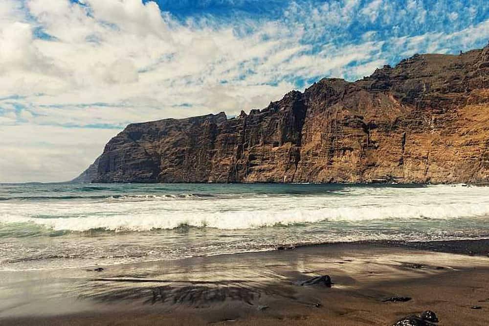 Entire apartment, Apartament With Stunning Views in Playa de los Guíos, Santiago del Teide