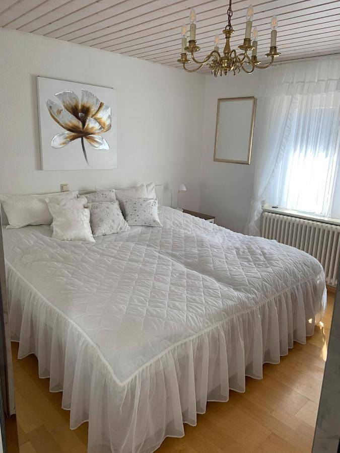 Ferienwohnung für 4 Personen, mit Ausblick und Balkon, kinderfreundlich in Lahr