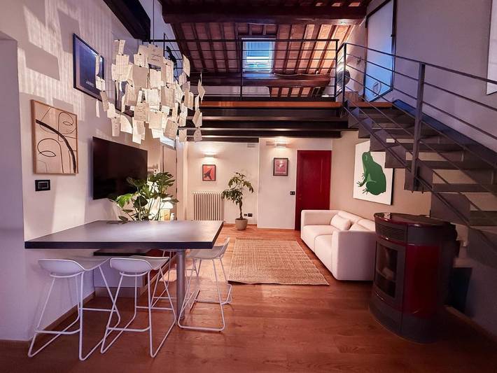 Loft per 2 persone, con panorama e giardino, con animali domestici ad Arezzo