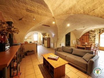 Gîte pour 6 personnes, avec sauna et terrasse ainsi que piscine et jardin, animaux acceptés dans Hautes-Alpe