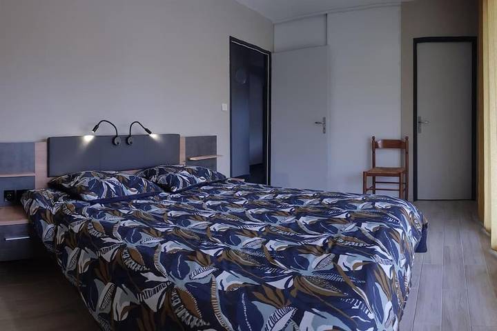 Location de vacances pour 6 personnes, avec terrasse et jardin à Corme-Écluse - 3