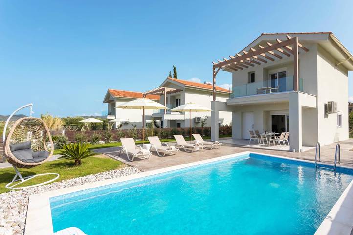 Villa for 4 people, with garden in Alykes