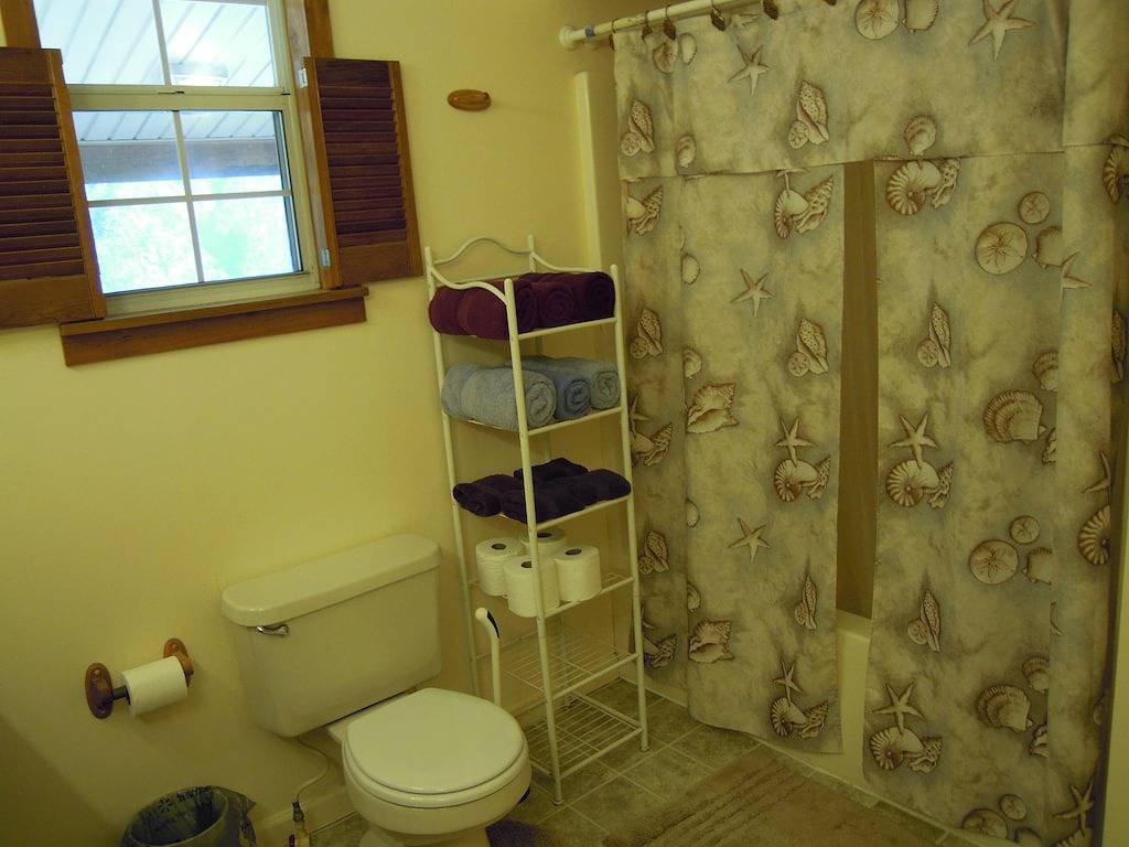 Dale Hollow Cabin neben dem State Park W / Free Covered Slip & New Furnishings! in Dale Hollow Lake