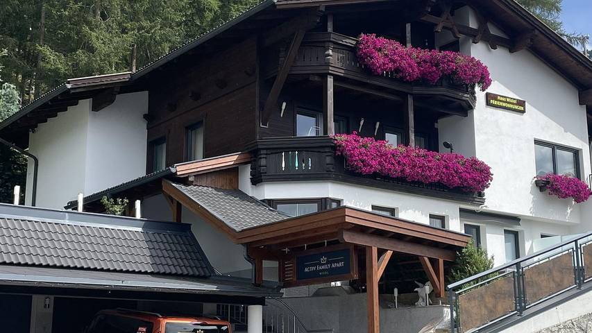 Ferienwohnung für 8 Personen, mit Balkon im Pitztal