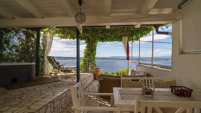 Ferienhaus mit Meerblick für 5 Personen, mit Terrasse und Whirlpool in Kvarner Bucht - 3
