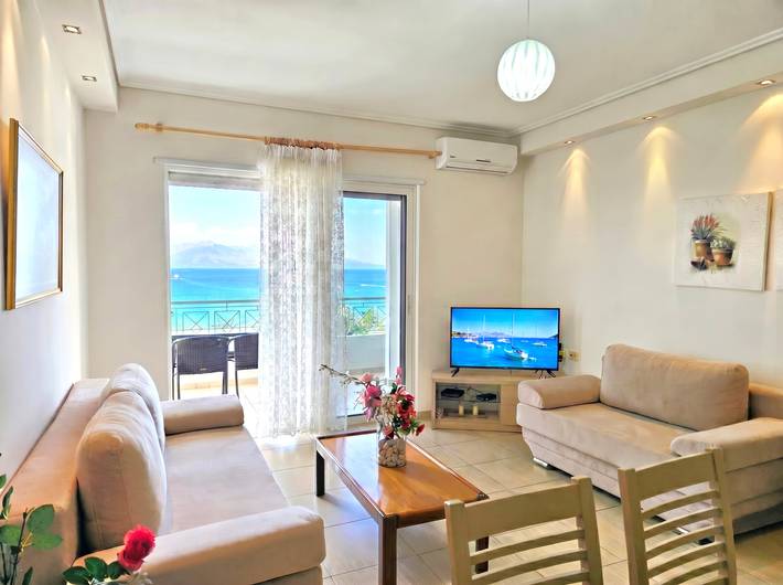 Ganze Wohnung, Ferienwohnung für 5 Personen mit Balkon in Sarandë, Vlorë