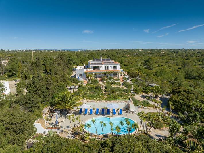 Gîte pour 5 personnes, avec piscine ainsi que terrasse et jardin à Porches - 2