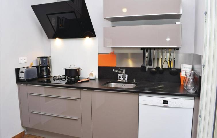 Location de vacances pour 10 personnes, avec jardin et terrasse dans Thermes de Bagnoles de l'Orne - 4