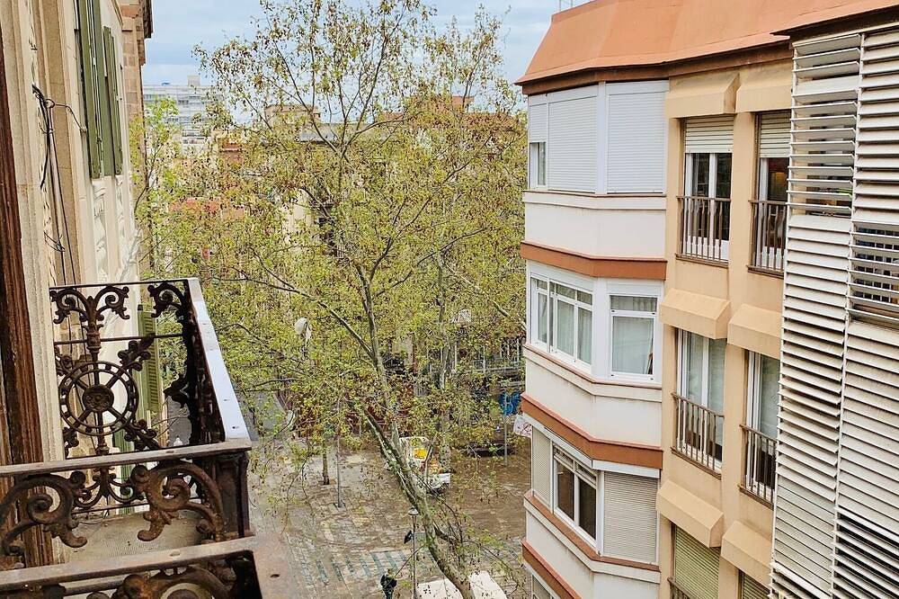 Ganze Wohnung, Lovely 2-Bedroom In Gracia Jardinets in Barcelona Zentrum, Barcelona