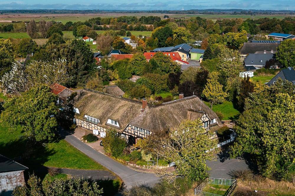 Ganze Wohnung, Luxuriöse Ferienwohnung auf dem Land mit Terrasse in Delve, Eider-Treene-Sorge