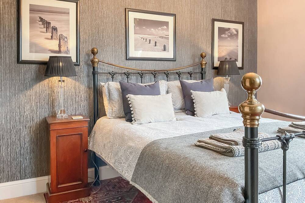 3 bedroom accommodation in Holt in Holt, Norfolk Coast