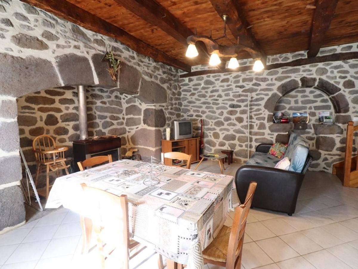 Charmante maison rénovée avec jardin et cheminée au cœur des Volcans d'Auvergne - Fr-1-742-280 in Moussages, Parc naturel régional des Volcans d'Auvergne