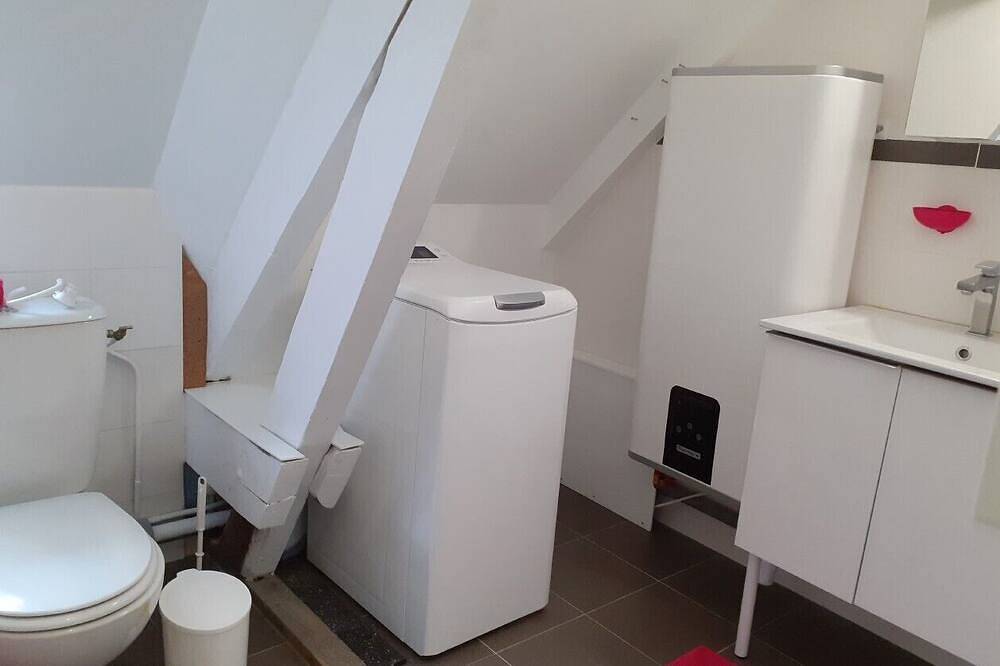 Entire apartment, Steredenn Ar Mor 5 Furnished studio for season 2026 in Pont l'Abbé in Pont-l'Abbé, Côte de Cornouaille