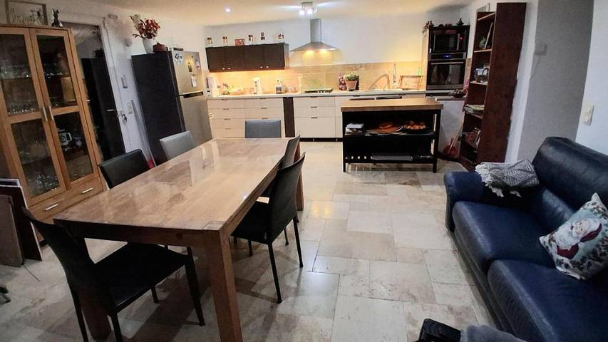 Maison d’hôte pour 2 personnes, avec vue et jardin ainsi que piscine et bassin pour enfant à Saignon