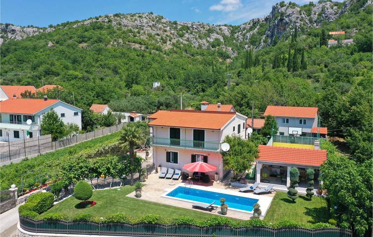 Ganze Ferienwohnung, Gemütliche 75 m² große Ferienwohnung mit Pool, WLAN und Parkplatz in Kreševo, Dalmatinisches Zagora