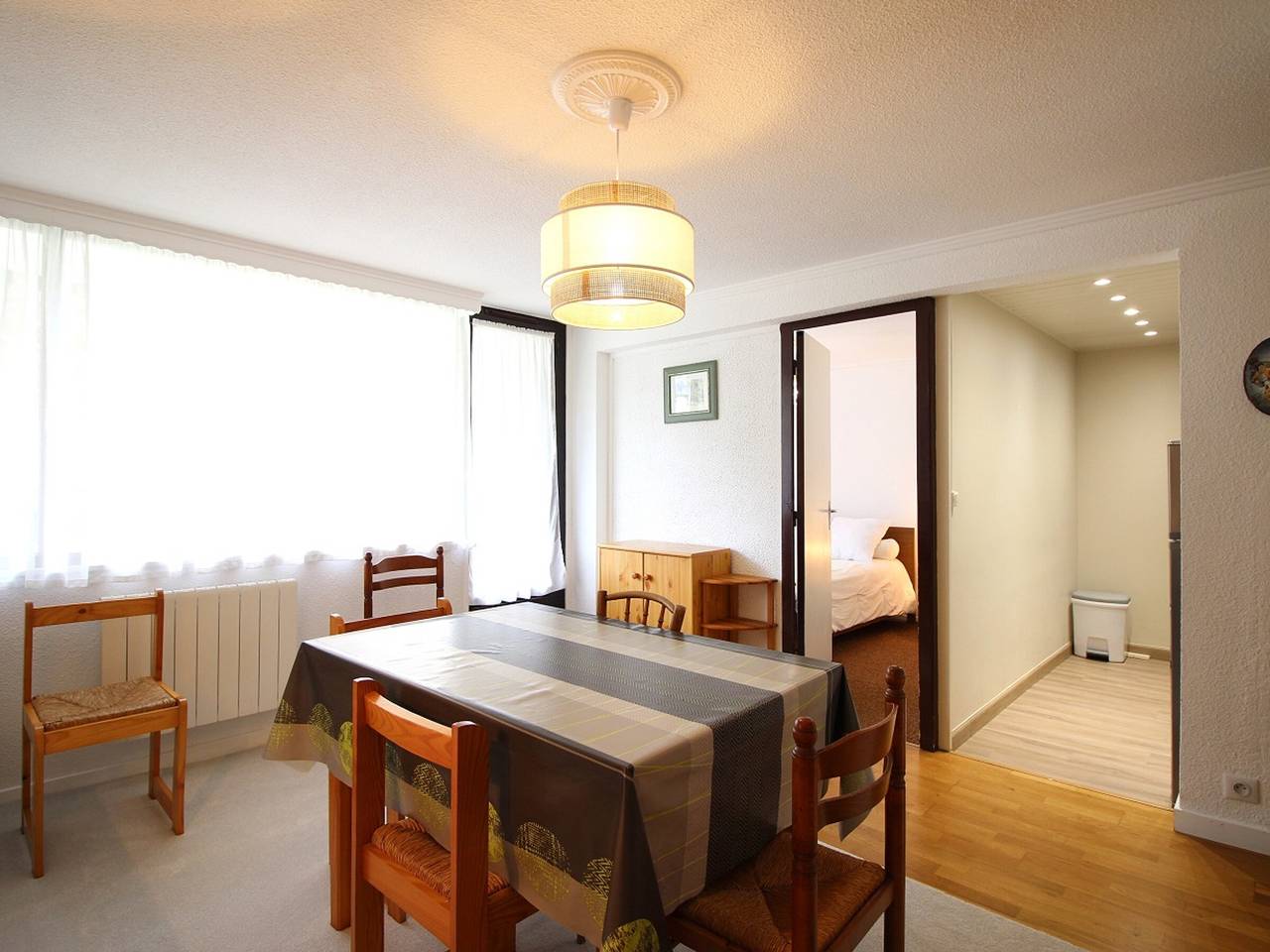 Entire apartment, Charming T3 in Mont-Dore, balcony, parking, near center in Mont-Dore, Volcans d'Auvergne Regional Nature Park