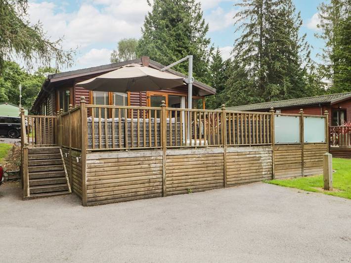 Cottage for 7 people, with hot tub and garden, with pets in the Lake District
