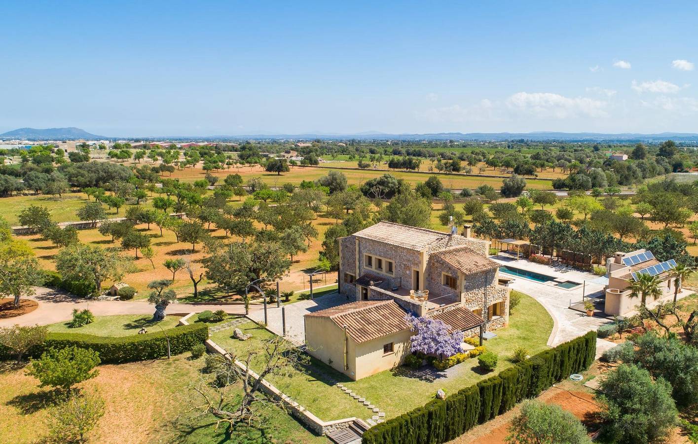 Acogedor Apartamento con Piscina y Terraza | Binissalem, Mallorca in Binisalem, Interior de Mallorca