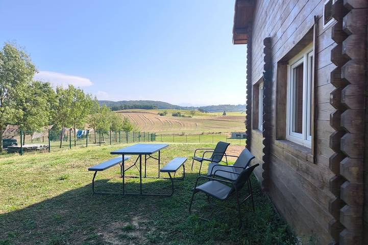 Location de vacances pour 6 personnes, avec jardin, animaux acceptés à Lafage (Aude)