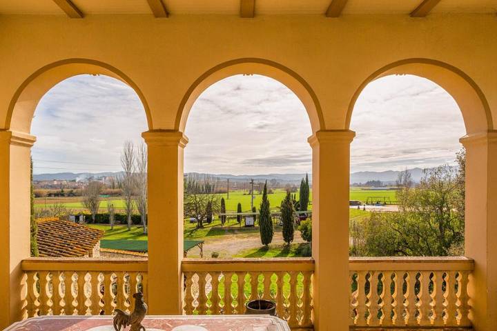 Hotel para 2 personas, con piscina además de jardín y vistas, Familias con niños en Cruilles - 2