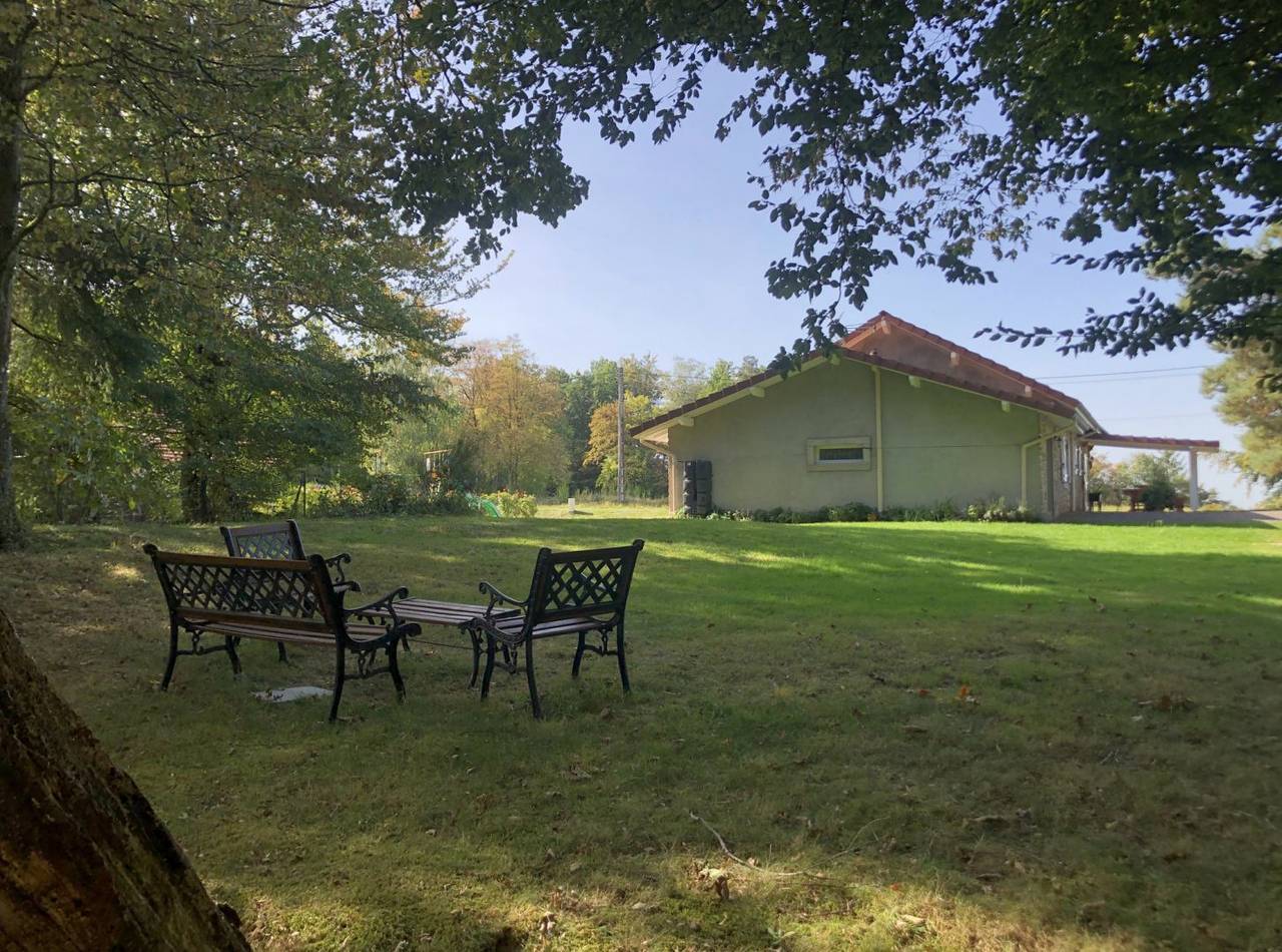 Gîte Les Aiguilles, calme et nature, avec grand jardin in Mortagne, Saint-Dié-des-Vosges